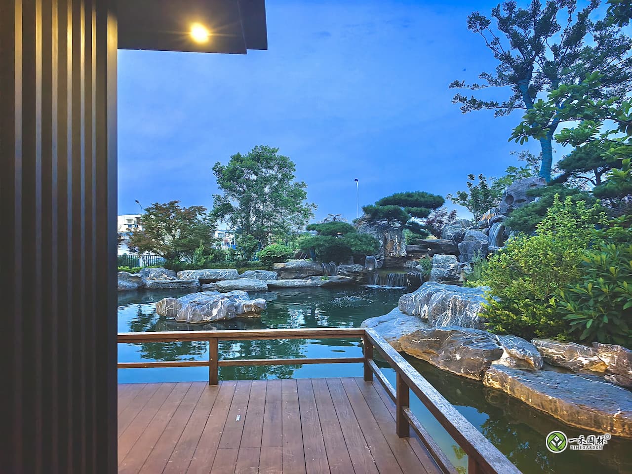一禾园林安庆庭院鱼池黑太湖石假山与夜景灯光实景